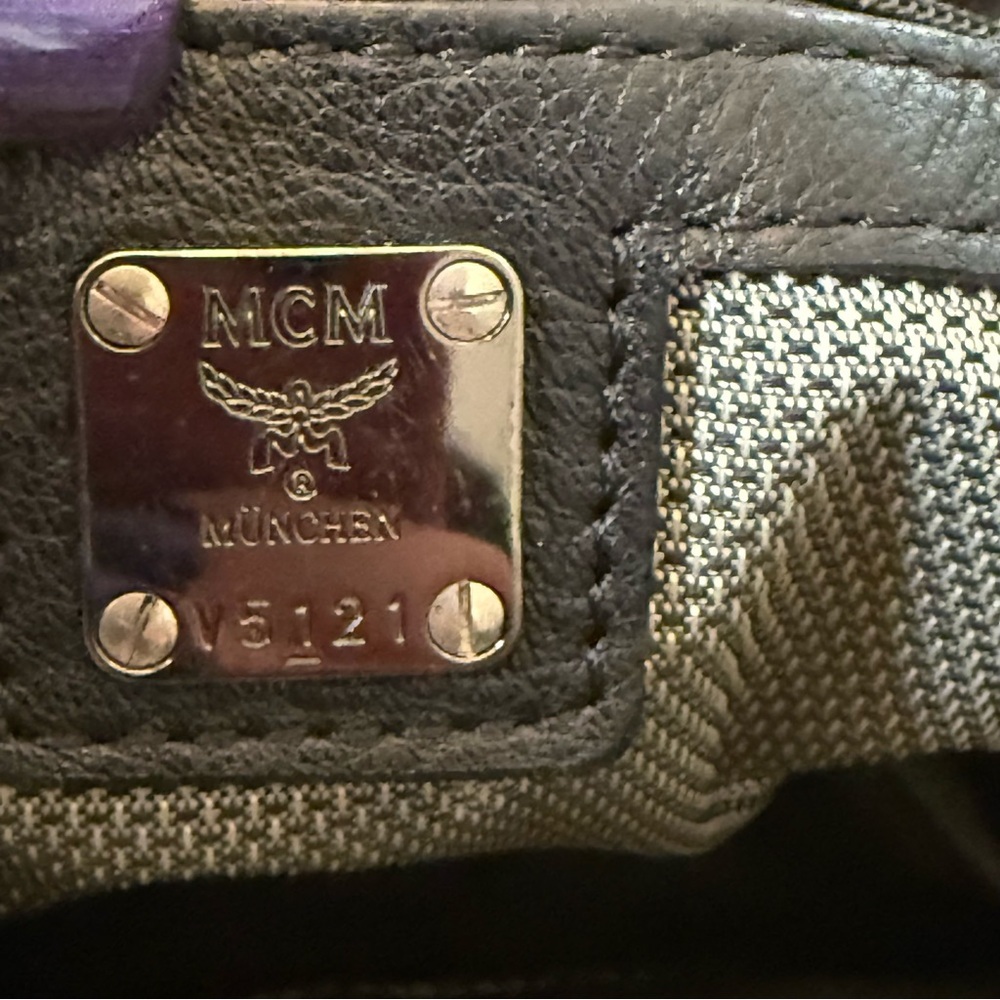 🔥MCM MENS MESSENGER BAG🔥GUARANTEED AUTHENTIC 🔥 - Picture 7 of 10
